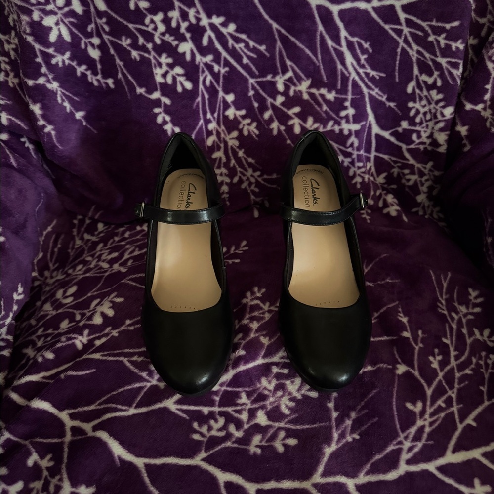 Clarks Black Heels Elegant Design